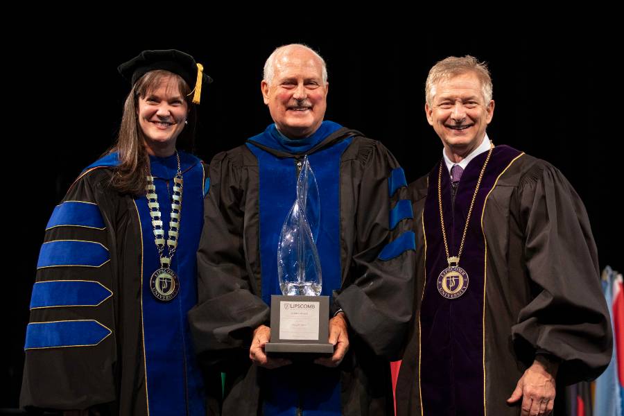 Provost Bledsoe was awarded Lipscomb's most prestigious non-academic honor, the Kopio Award, at President's Convocation on Aug. 23. 