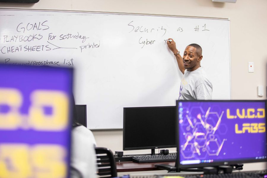 Professor teaches students about cyber security 