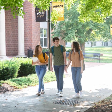 Students enjoy Lipscomb's campus.