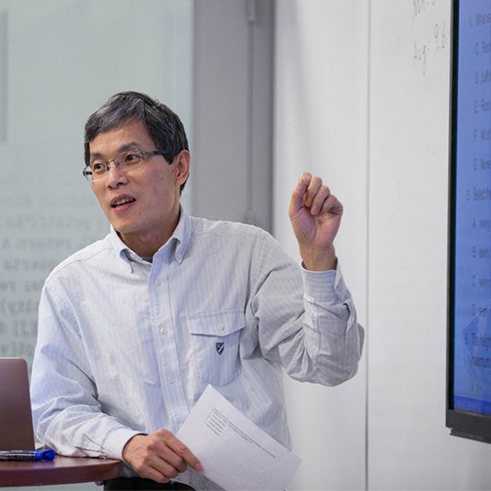 Qinggou Wang teaching data science at Lipscomb.