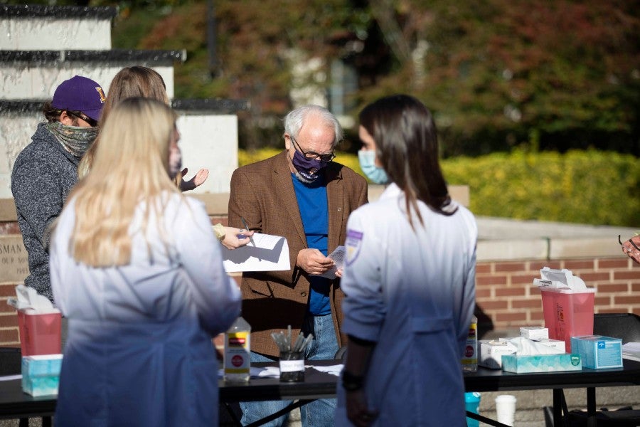 A open-air flu shot clinic