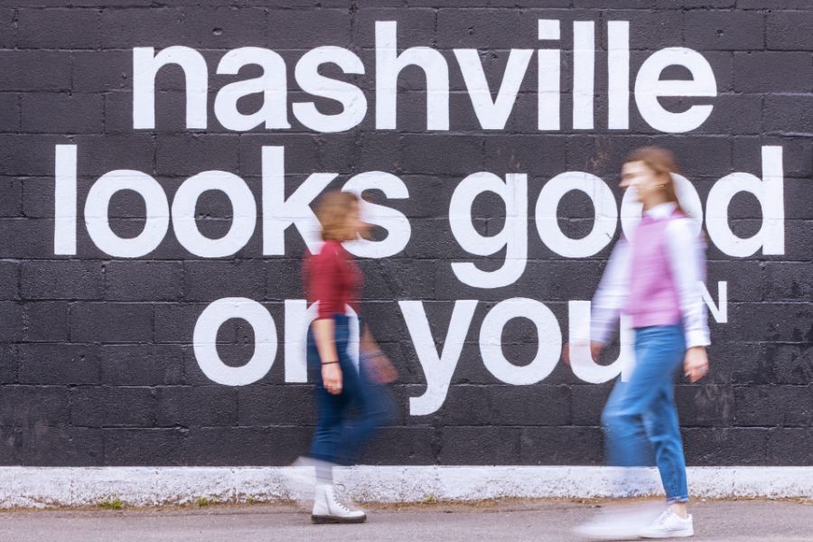 "Nashville Looks Good on You" mural