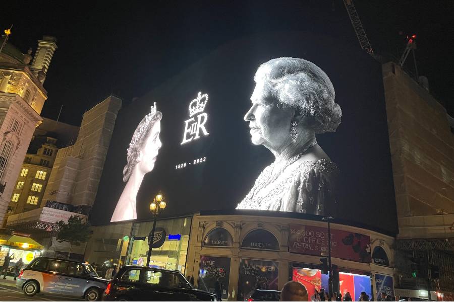 An electronic billboard in Piccadilly Circus in London's West End memorializes the late Queen Elizabeth II.