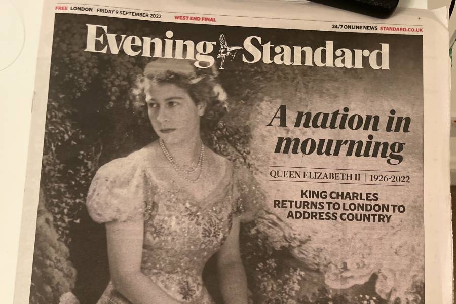London newspaper announcing the death of Queen Elizabeth. 