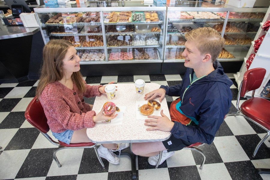 Lipscomb students eating at the Donut Den