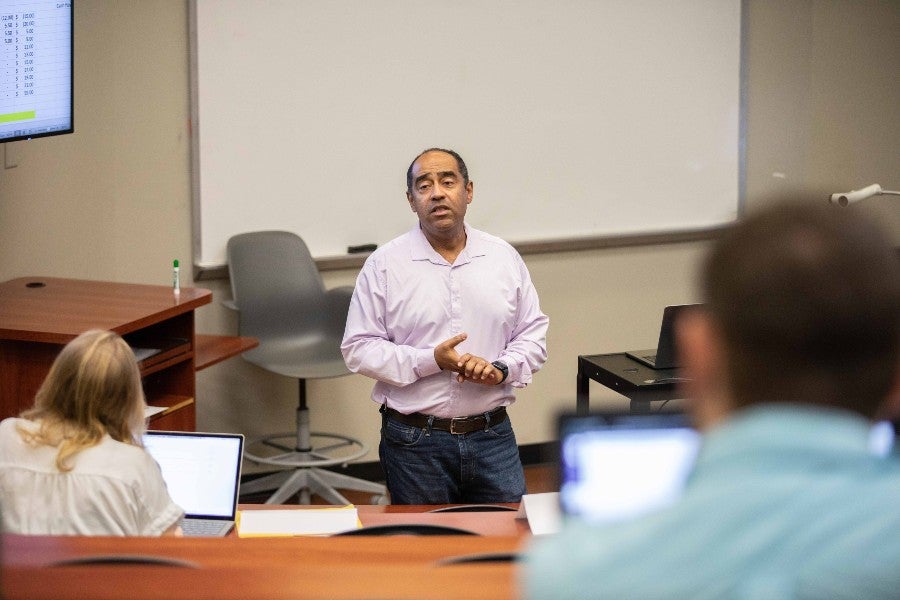 Wlamir Xavier teaching