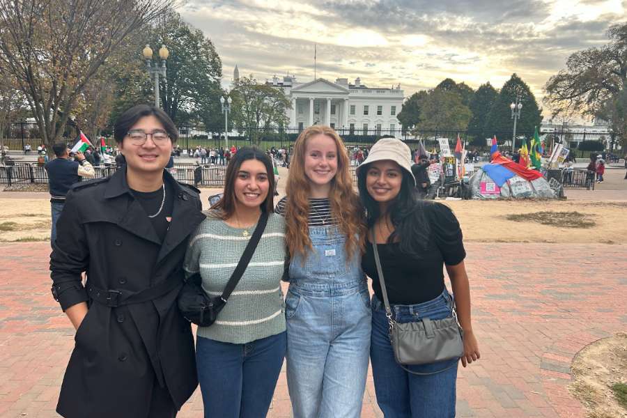 Students infront of the white house