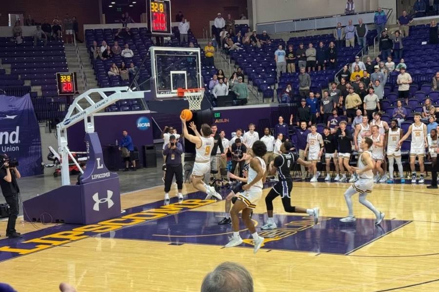 Jack Ingold scoring against Central Arkansas.