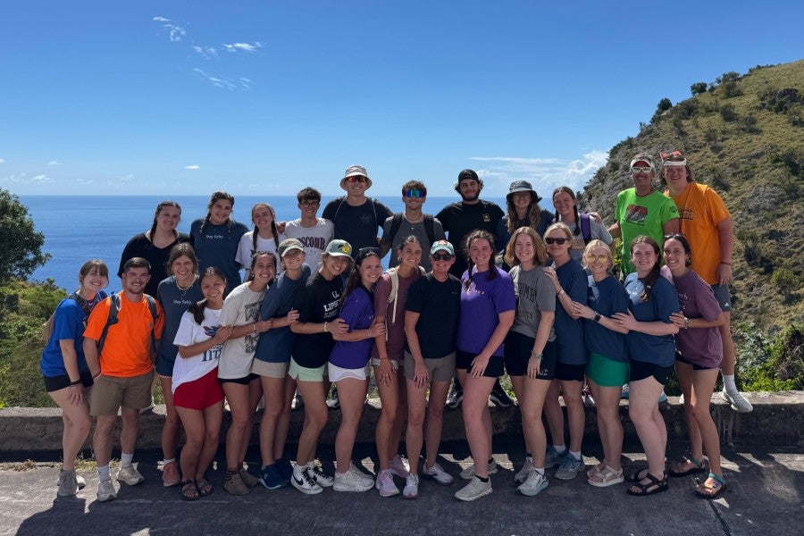 The undergraduate missions team in Saba