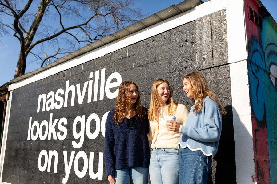 Nashville Looks Good On You Mural