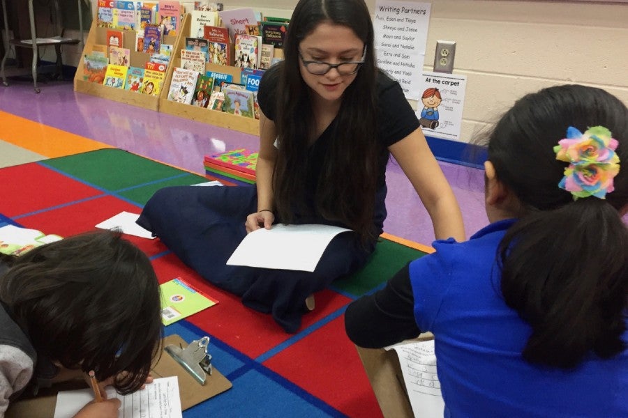 Pionero Scholars Elisa Martinez teaching during a student teaching placement