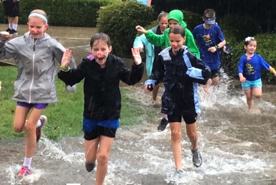 Kids participating in fun run