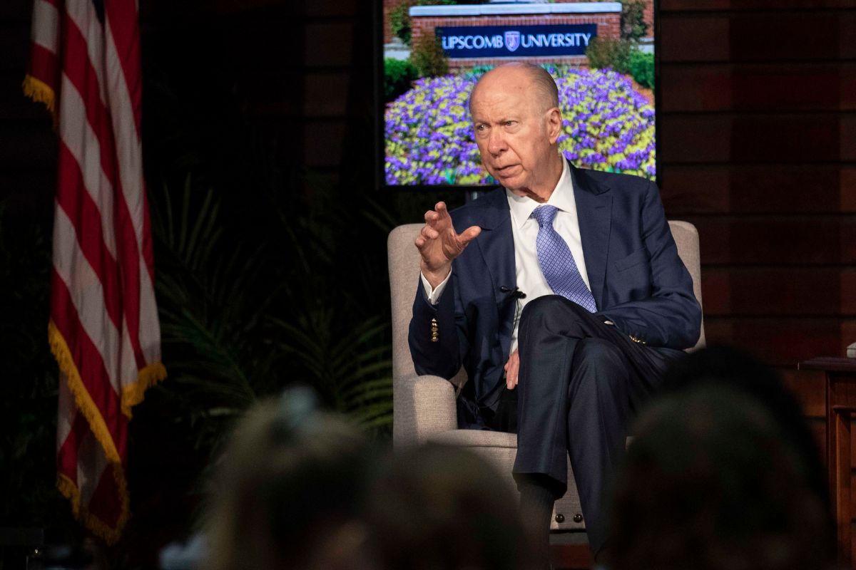 David Gergen at the annual Don R Elliott Distinguished Presidential Lecture Series