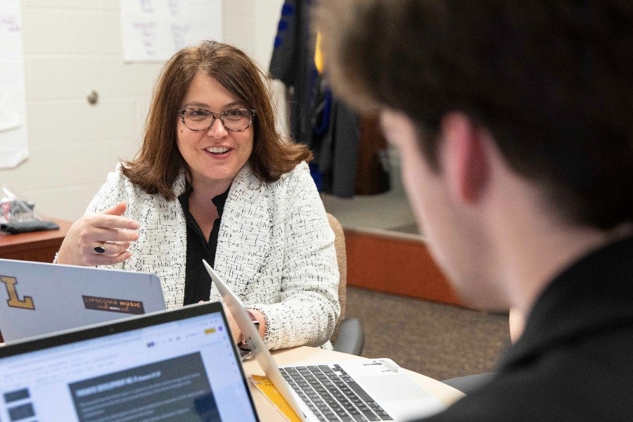 Dr. Jenny Snodgrass with students