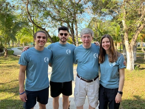 Lipscomb College of Business Alumni and Dr. Perry Moore serve with Ciudad de Angeles in Cozumel