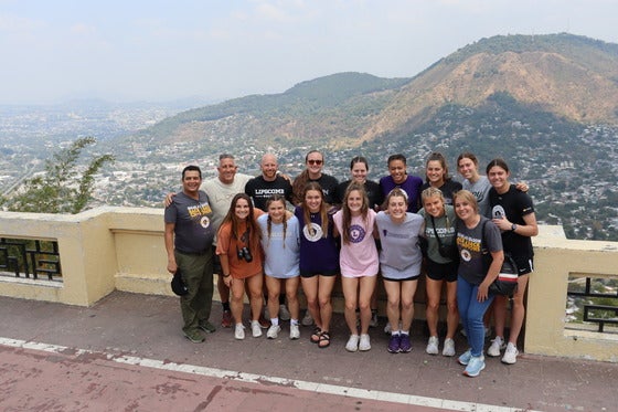 Lipscomb Women's Soccer Team Serving in El Salvador