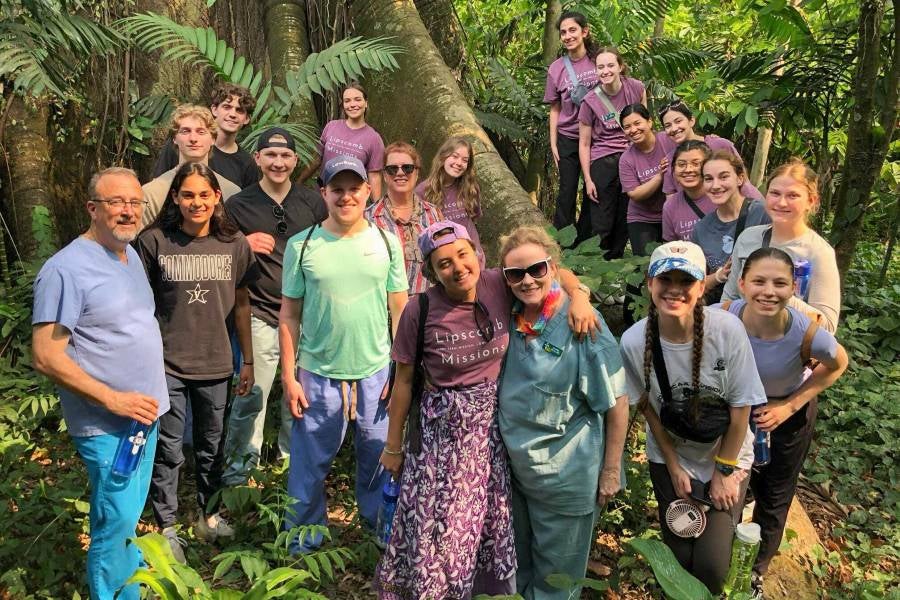 Spring break mission teams bring light to others University