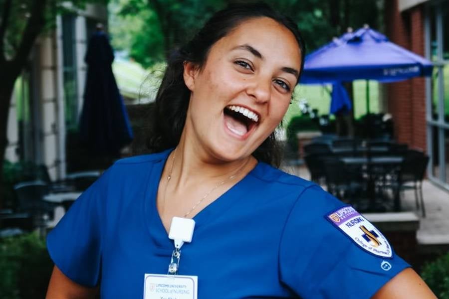 Graduate Spotlight: Mother’s hospitalization following accident, mentors inspire Shah to pursue nursing career