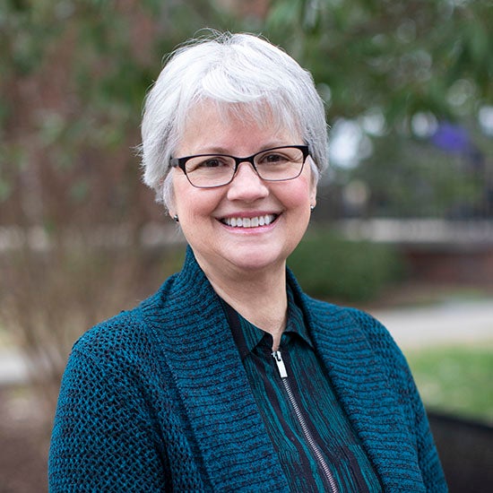 Julie Woodroof headshot