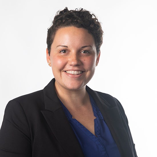 Annie Holmes headshot