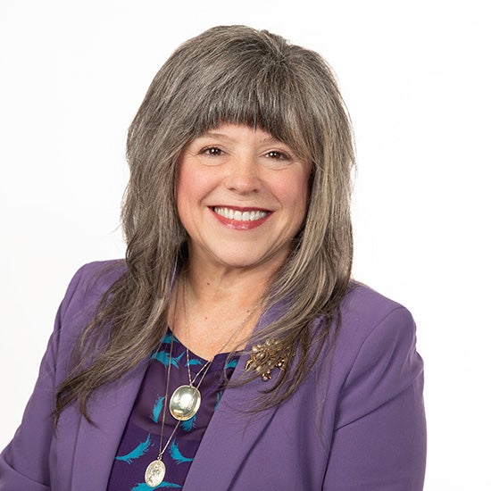 Robin Cayce headshot