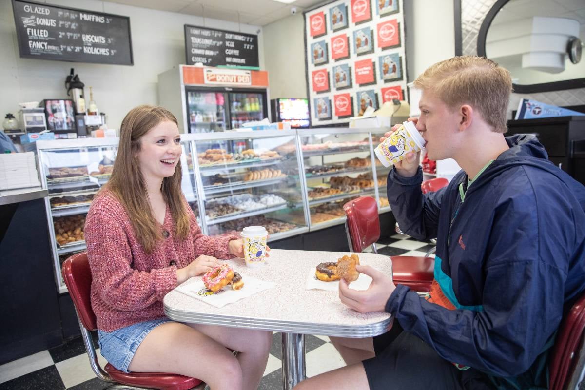 Lipscomb students eating at The Donut Den