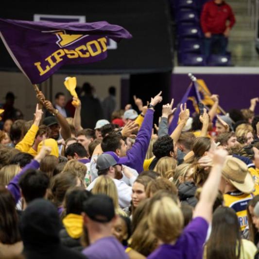 Battle of the Boulevard - rushing the court