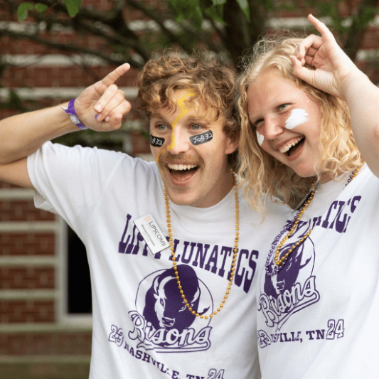 Students celebrating in Lipscomb gear