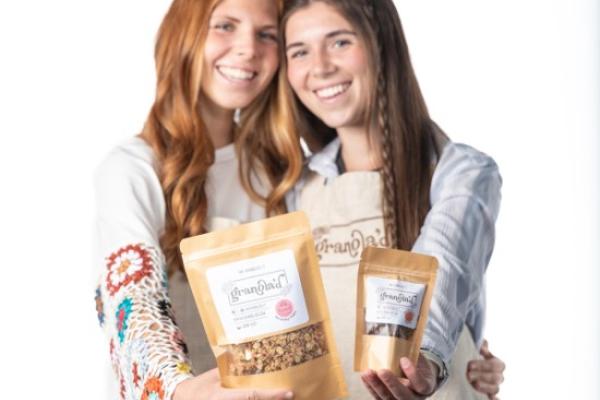 Skidmore Sisters with Granola'd bags